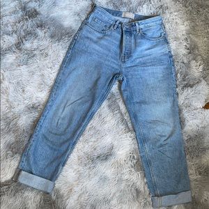 The ’90s Cheeky Straight Jean